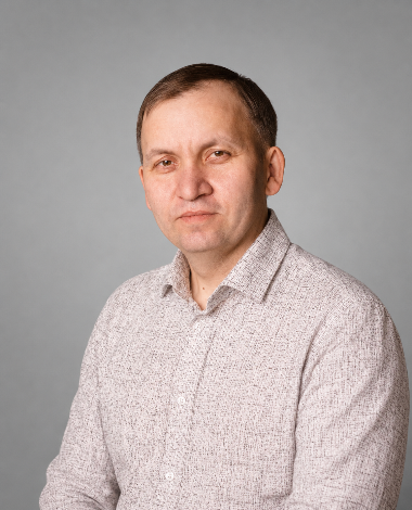 Александр Суетин